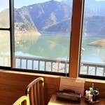 のんきや - 2026年1月 店内からの奥多摩湖の眺望