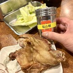 ひげ勝 - 鳥もも骨付