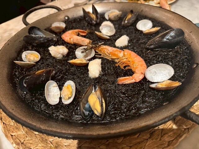 お腹いっぱいでも食べたい名物パエリア』by tekuteku1221 : XIRINGUITO