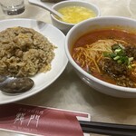 本場四川料理 龍門 - TVに紹介された　担々麺チャーハンセット