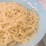 なぎちゃんラーメン - 器が深いのに山盛りでやってきた麺　ぴろぴろ麺大好きですがいかんせん私には多すぎました。子盛りもできるのかなぁ