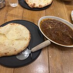 オールドデリー 日本橋高島屋S.C店 - マトンカレーとチーズナン