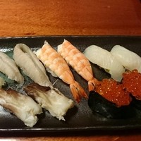 鮨松榮 - いくら、鳥貝、平目、海老、平目の縁側