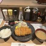 とんかつ目黒こがね - ロースかつ定食