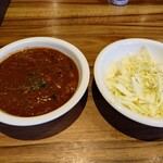 ステーキハウス ロッキー - ランチセットのスープとサラダ　期間限定でビーフシチューに変更できました