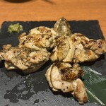 地鶏と沖縄琉球しゃぶしゃぶ 個室居酒屋 くろ凪 - 地鶏の網焼