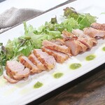 トリワイン ＰＩＫＯＳＨＨＨＵ - 自家製スモークチキン～さっぱりセリソース～