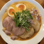 吉岡マグロ節センター - 旨辛鶏白湯肉W味玉入り