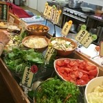 くるるの杜 農村レストラン - 【2014年12月】サラダコーナー、相変わらずの豊富な品揃え、冬ゆえ一部内地の原料も有ります。