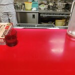 赤湯ラーメン 龍上海 - テーブル