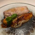 Spice & Dining KALA - シャツを裏返しに着た鶉