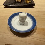 鮨 一二郎 - お湯をかけるとおしぼりに｡