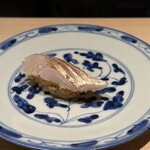 鮨 一二郎 - にぎりです。全部で八貫でました。