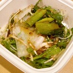 RF1 - 料理写真:京都産九条ネギのサラダ（561円）