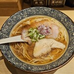 地鶏と金目鯛 中華そば 鶯 - 料理写真: