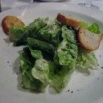 MICHEL'S - サラダはオーソドックスなシーザーサラダをお願いしました。
      
