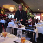 MICHEL'S - 料理はお店の方がテーブルまで来て目の前で料理をしてくれました。
      