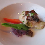 MICHEL'S - 最初は魚料理から、これは友人によるとお店からのサービスみたいでした。
      