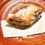 大和の料理店 - ポルチーニ茸・色々きのこ・ササミのクリーム揚げ春巻き
1本を2人で半分こしてます