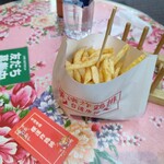 台湾唐揚 横濱炸鶏排 - 台湾ポテト　480円　（梅塩パウダー）