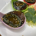 阿鴻小吃 - 甘酢漬けの生姜とグラニュー糖を添えて食べるのが作法