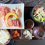 ぴこぴこ精肉店 レインボー通り - 