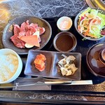 ぴこぴこ精肉店 レインボー通り - 