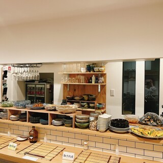 お仕事帰りの一杯にもおすすめ◎気軽に立ち寄れる隠れ家風空間