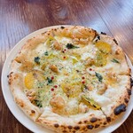 オステリア ジリ - 真タチの海鮮ピザ