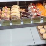 お菓子とくつろぎとこむぎさん - ショーケース①