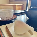 彩翔亭 - 料理写真:花びら餅と煎茶のセット