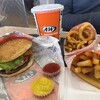 A&W 牧港店