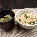 BAKNOS - ガーリックライス 赤出汁