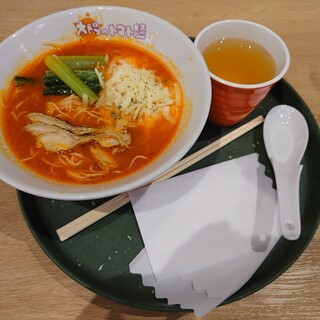 太陽のトマト麺withチーズ_1