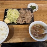 ゆたか - 料理写真:しょうが焼き半ライス