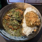 カレーノトリコ - あいがけ1800円　チキンのトッピング