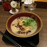 ちょうてん - とんこつラーメン
            
            ラーメン初めになるとは！！
            おいしく頂きました (*´ڡ`●)