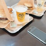 自由が丘バーガー - セットで芋とビールorレモンサワーつけて950円
芋がむちゃくちゃおいしい