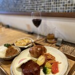 セブンズカフェ - まるさんのノーマル贅沢ランチといつもの赤ワイン