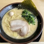 横浜家系ラーメン 麺田 - 醤油ラーメン　味薄め、脂少なめ