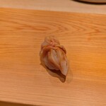 鮨 さかい - 赤貝の昆布締め