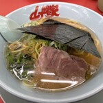 ラーメン山岡家 - 醤油ラーメン690円