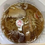 三友軒 - 澄んだ醤油スープ。