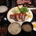 ミートレストランとんきい - ロールカツ定食