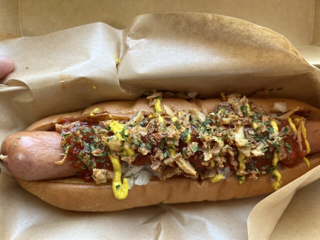 THE GIGA DOG STAND - 徳力嵐山口/ホットドッグ | 食べログ