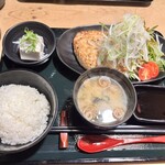 鎌倉 六弥太 - 鎌倉バーグ(1900円)+香味野菜(100円)