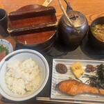 おひつ膳 田んぼ - 昼膳　鮭　1,400円