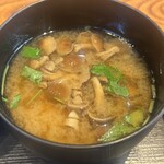 おひつ膳 田んぼ - 味噌汁は結構美味しかった