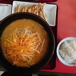 くるまやラーメン - 料理写真: