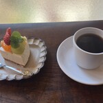 inohana - レアチーズケーキ　&    コーヒー